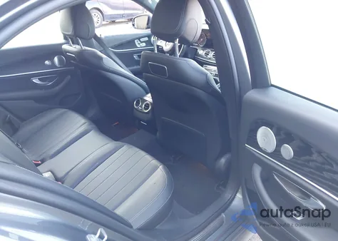 2018 Mercedes-Benz E 300 4Matic z USA, uszkodzony, nr VIN WDDZF4KB5JA384497